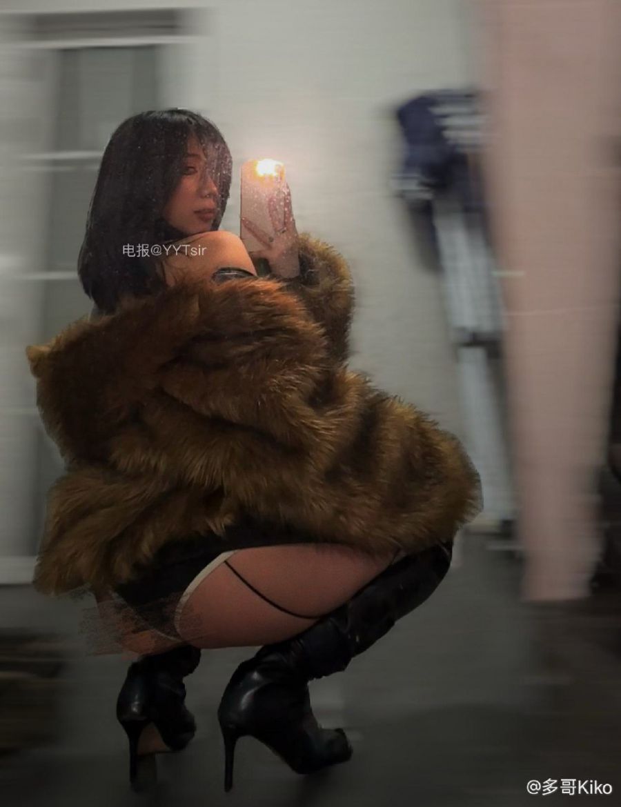 多哥kiko 2025-02-15 21:13:30 #Vip专享帖#连体 各种角度拍摄 第8张