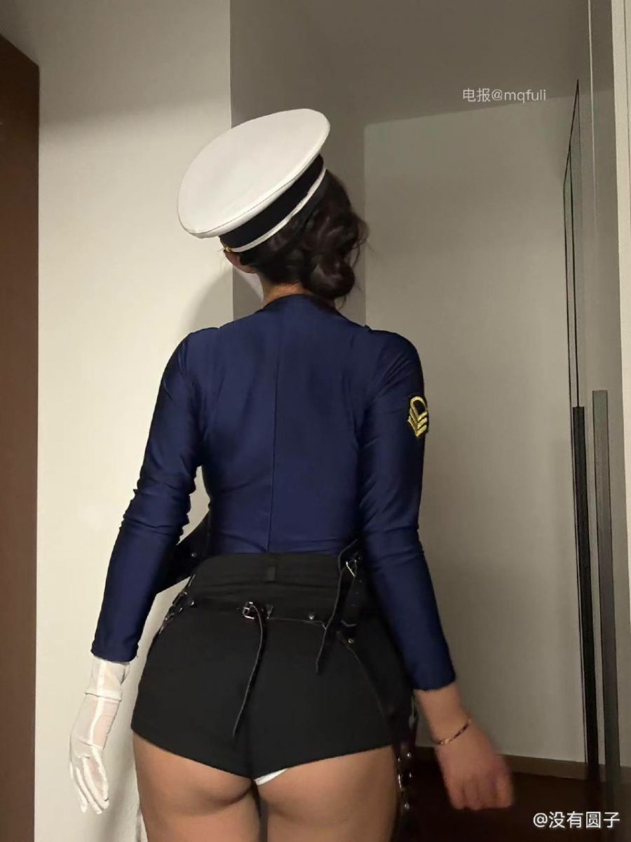 没有圆子的秘密花园 2025-02-12 11:21:09 到底是衣服小呢还是圆子的…