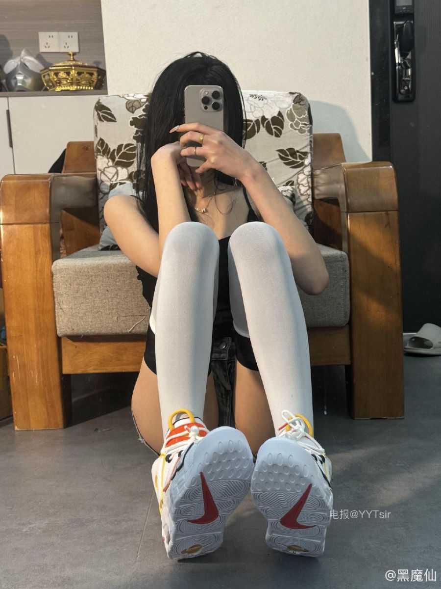 黑魔仙 2025-03-09 15:06:10 少女感和女人味达成实际和解 第1张