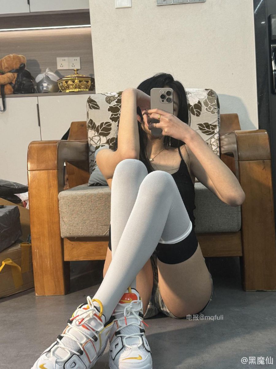 黑魔仙 2025-03-09 15:06:10 少女感和女人味达成实际和解 第5张