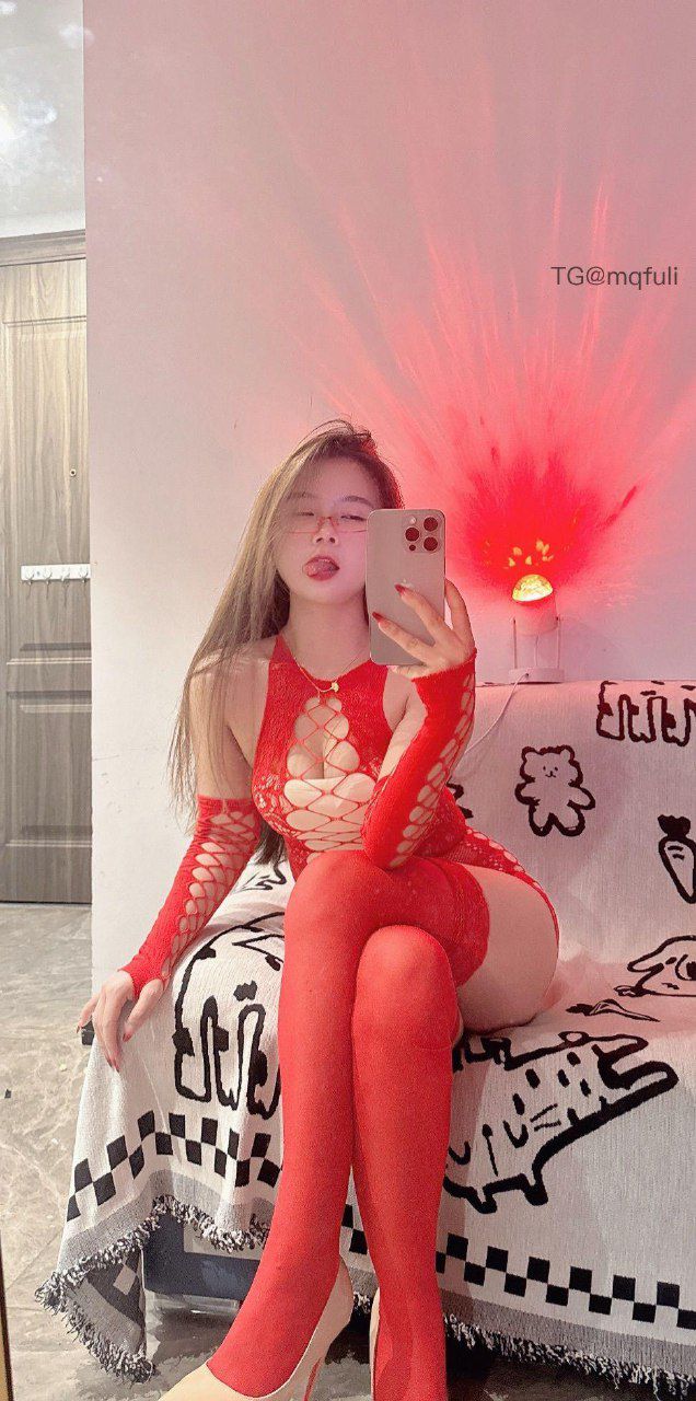 苗老师花园 2025-03-20 00:12:35 喜欢哪个角色 第2张