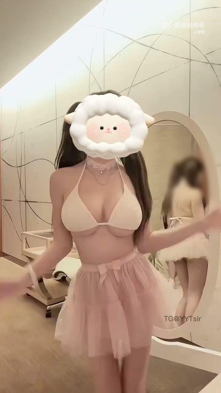 诗颖大美女 2025-04-05 18:53:41 想勾引你😜