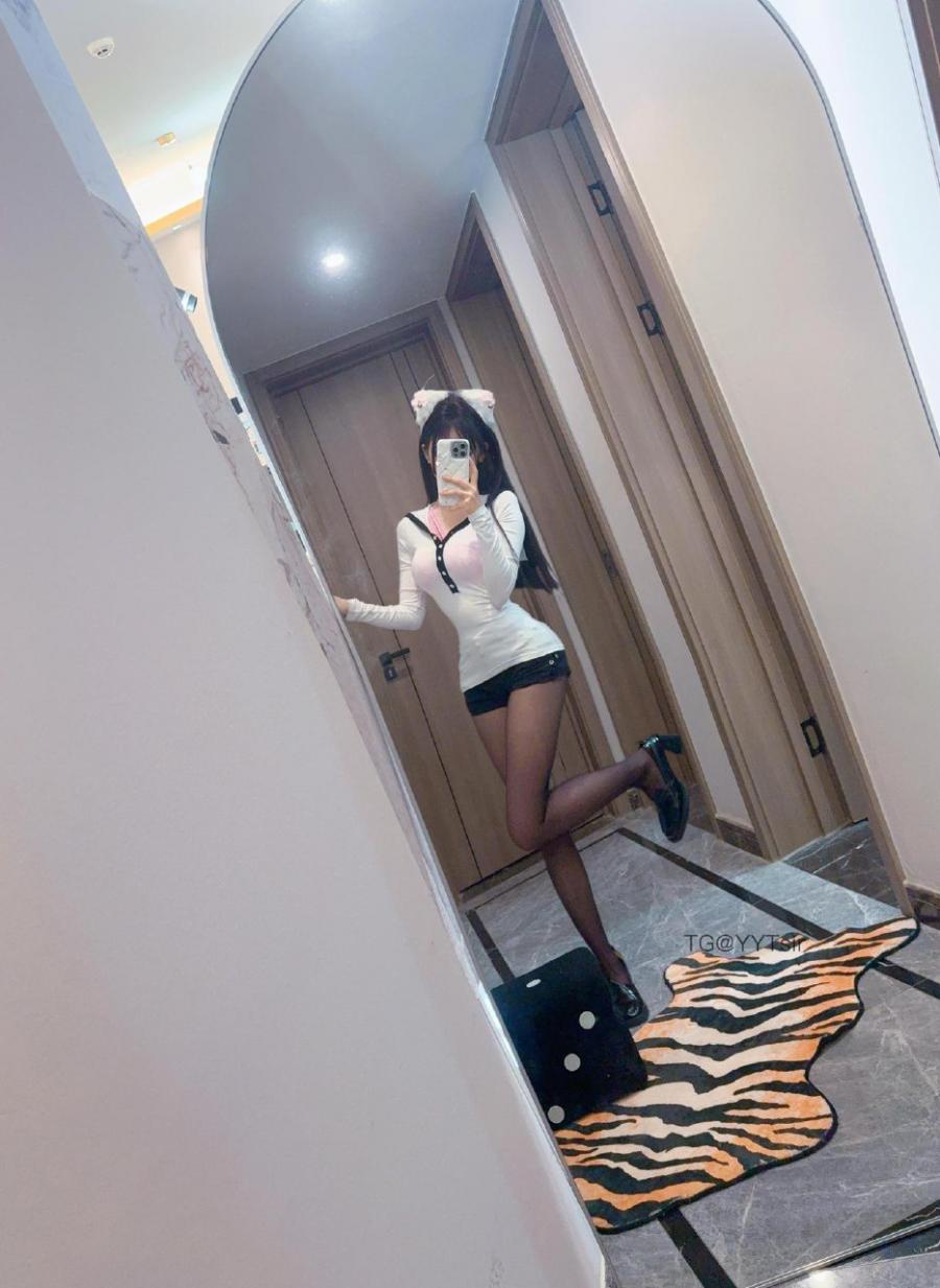 卿风的秘密 2025-04-08 16:01:39 付费贴 熟女系列 小短裙 又纯又欲 卿风 第18张