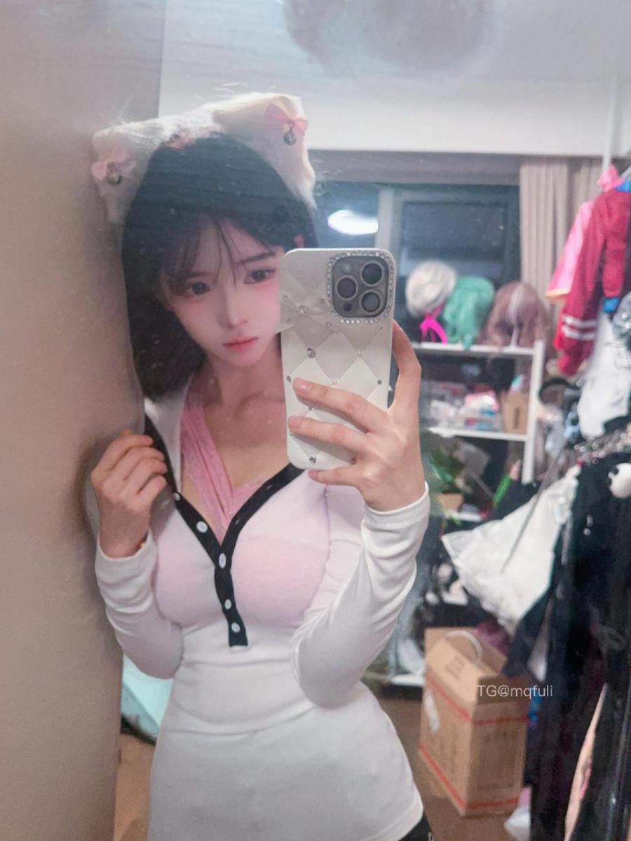 卿风的秘密 2025-04-08 16:01:39 付费贴 熟女系列 小短裙 又纯又欲 卿风 第7张