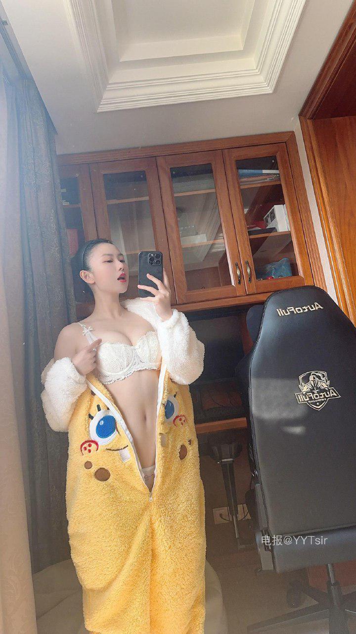 俏妞qiaoniuTT 2025-04-13 11:12:19 打直球 别拉扯 俏妞qiaoniu66 第4张