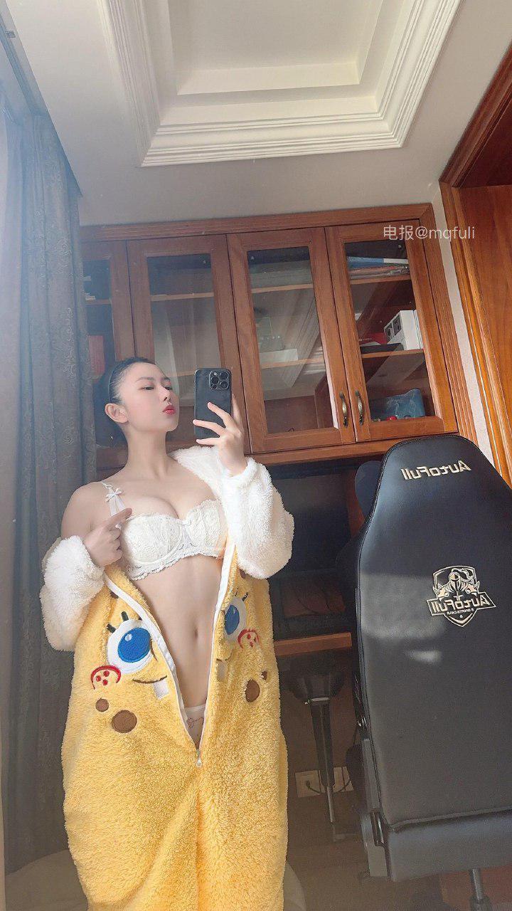 俏妞qiaoniuTT 2025-04-13 11:12:19 打直球 别拉扯 俏妞qiaoniu66 第1张