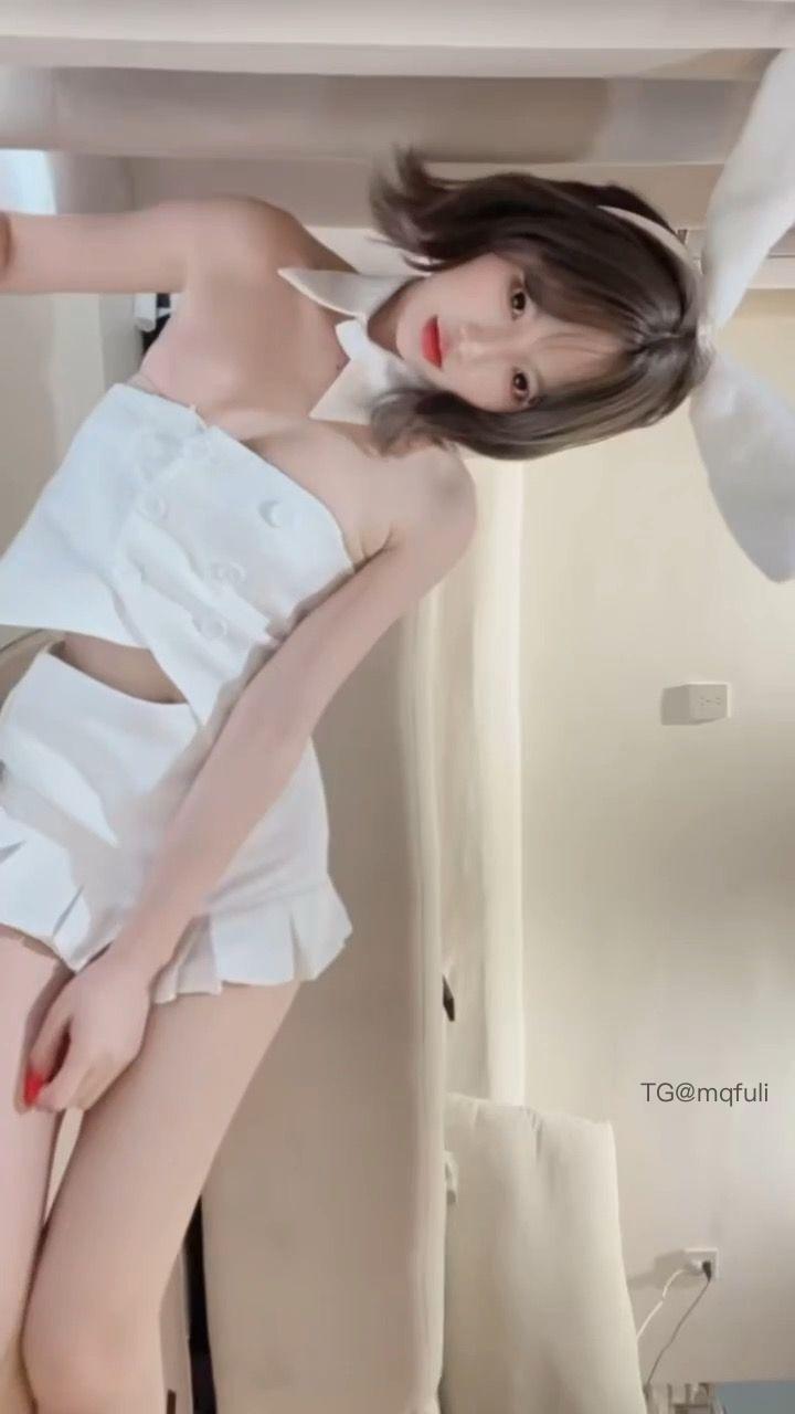 小霞佩奇 2025-04-21 22:32:02 晚上来发一组 最近也很勤哦 第2张