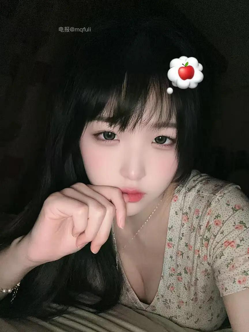 清风皓月基地 2025-04-24 15:31:30 今天的穿搭真是让人眼前一亮啊 清风皓月 第2张