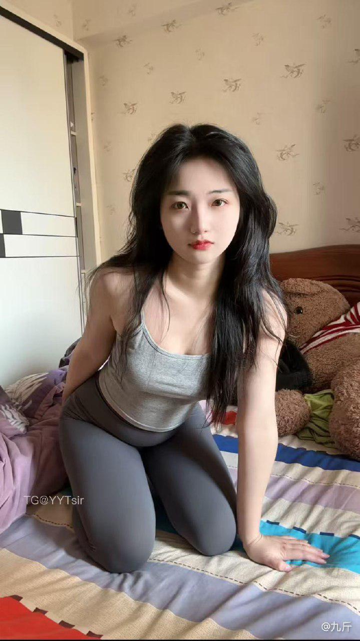 今天是九斤明哥 2025-04-25 18:56:56 因为我感觉🛏上里非常有拍摄感觉 九斤明哥 第7张