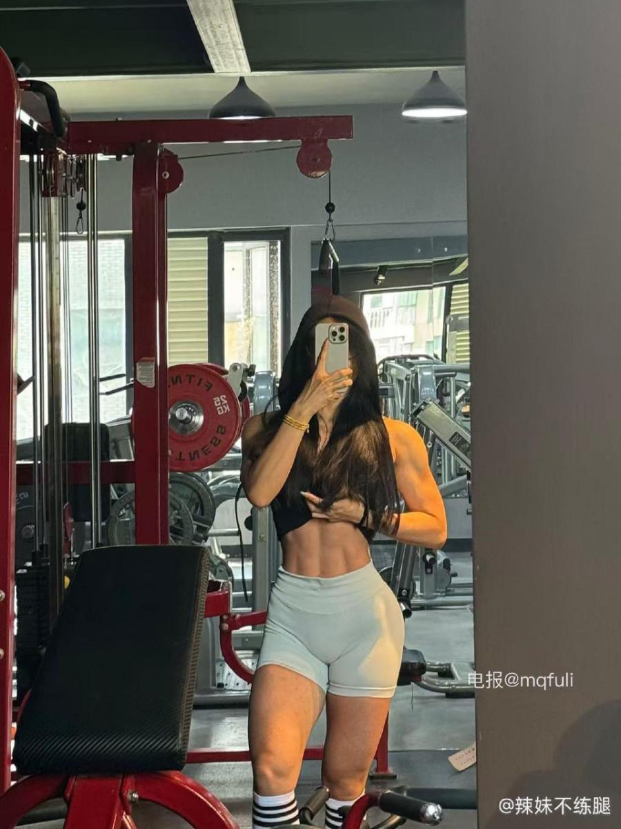 辣妹不练腿 2025-04-17 20:47:43 好多惊喜要慢！慢！探索哦🙈🧻 第9张