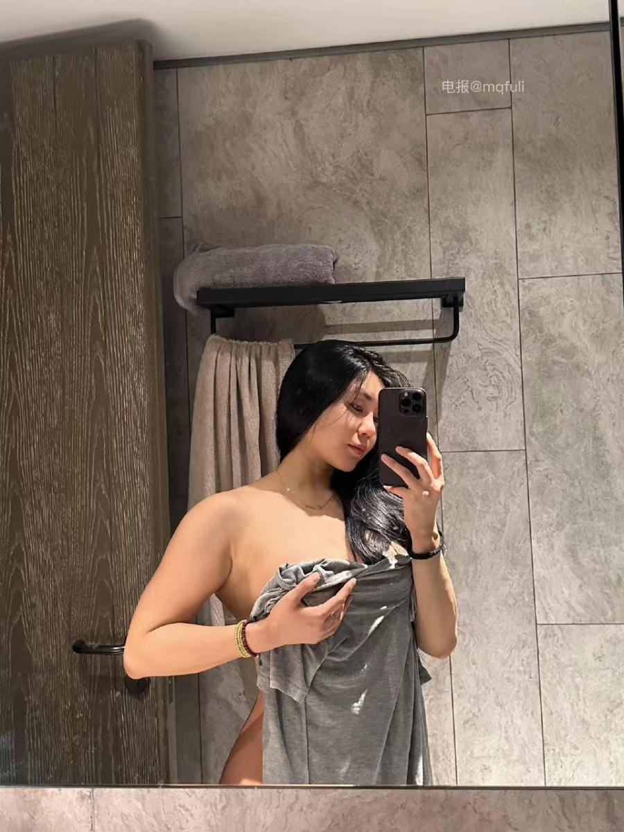 辣妹不练腿 2025-05-05 00:00:00 福 利贴来啦🎁Q弹软嫩特别好看😍看到流口水 第9张