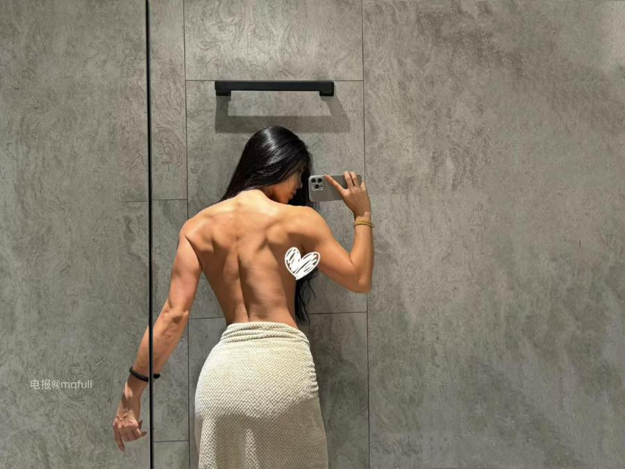 辣妹不练腿 2025-05-05 00:00:00 福 利贴来啦🎁Q弹软嫩特别好看😍看到流口水 第17张