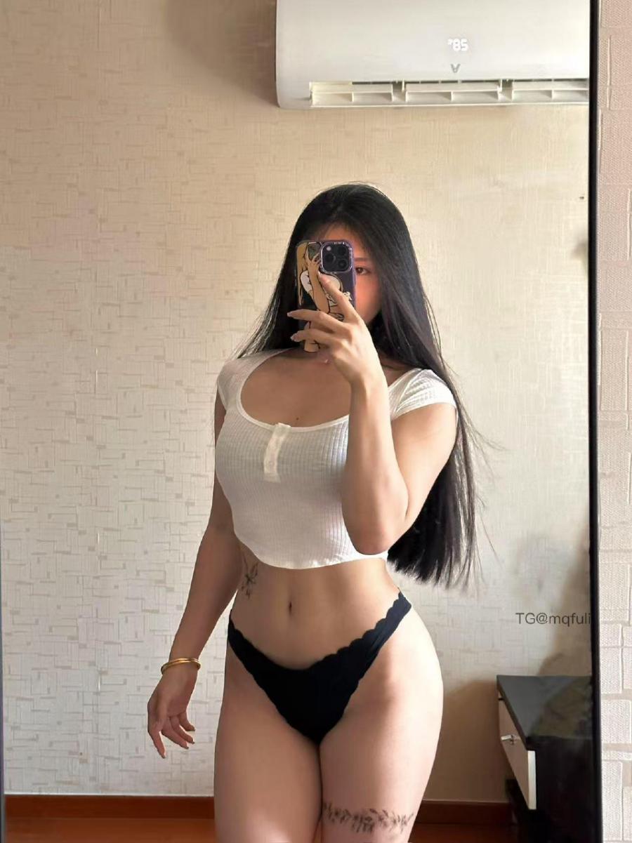 辣妹不练腿 2025-05-05 00:00:00 福 利贴来啦🎁Q弹软嫩特别好看😍看到流口水 第2张