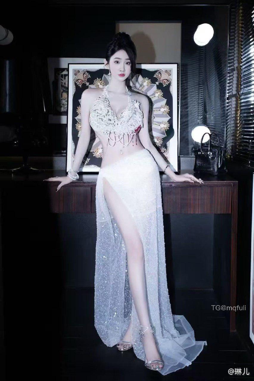 琳儿的秘密花园 2025-05-11 22:56:57 Vip专享贴 这种美丽的样子难免有哥哥心动💓 第4张