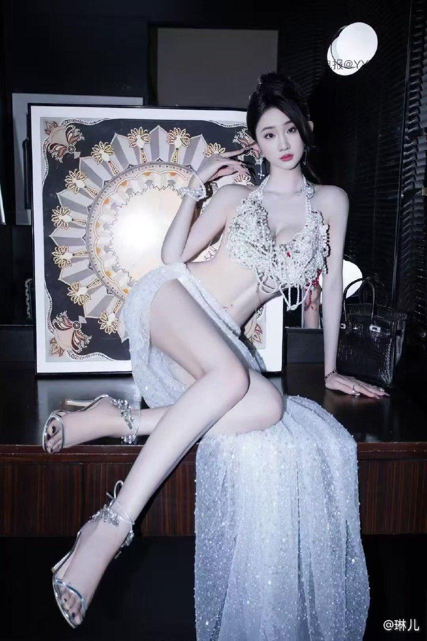 琳儿的秘密花园 2025-05-11 22:56:57 Vip专享贴 这种美丽的样子难免有哥哥心动💓 第8张