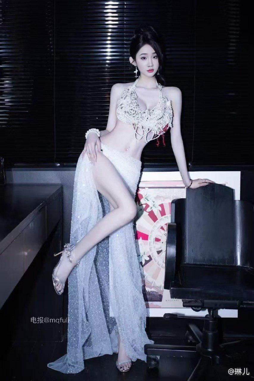 琳儿的秘密花园 2025-05-11 22:56:57 Vip专享贴 这种美丽的样子难免有哥哥心动💓 第7张