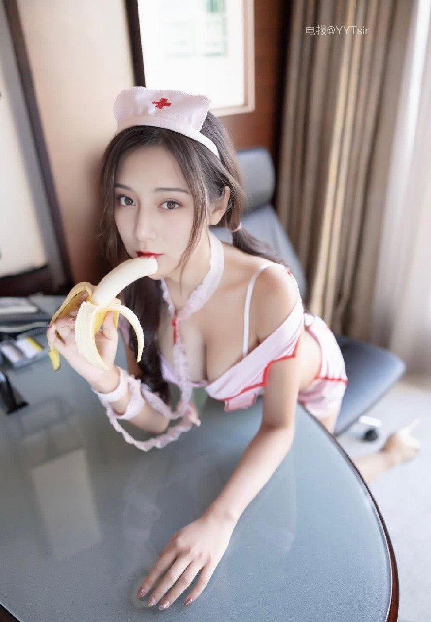 杨桃长大了 2025-05-12 14:35:03 香蕉与护士装的完美结合!🍌 杨桃长大了yy 第1张