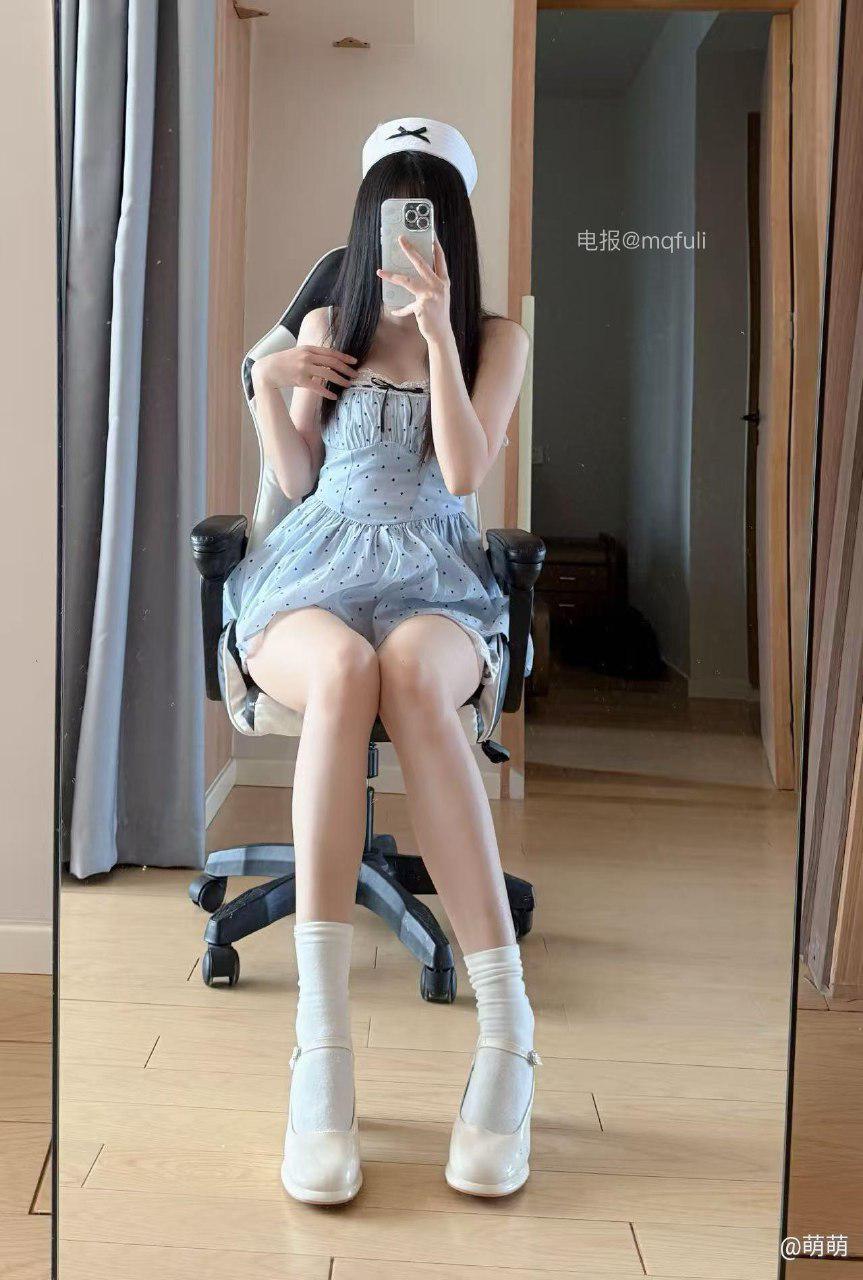 雅萌的圈子 2025-05-15 19:10:50 姿势都有它的故事 第3张