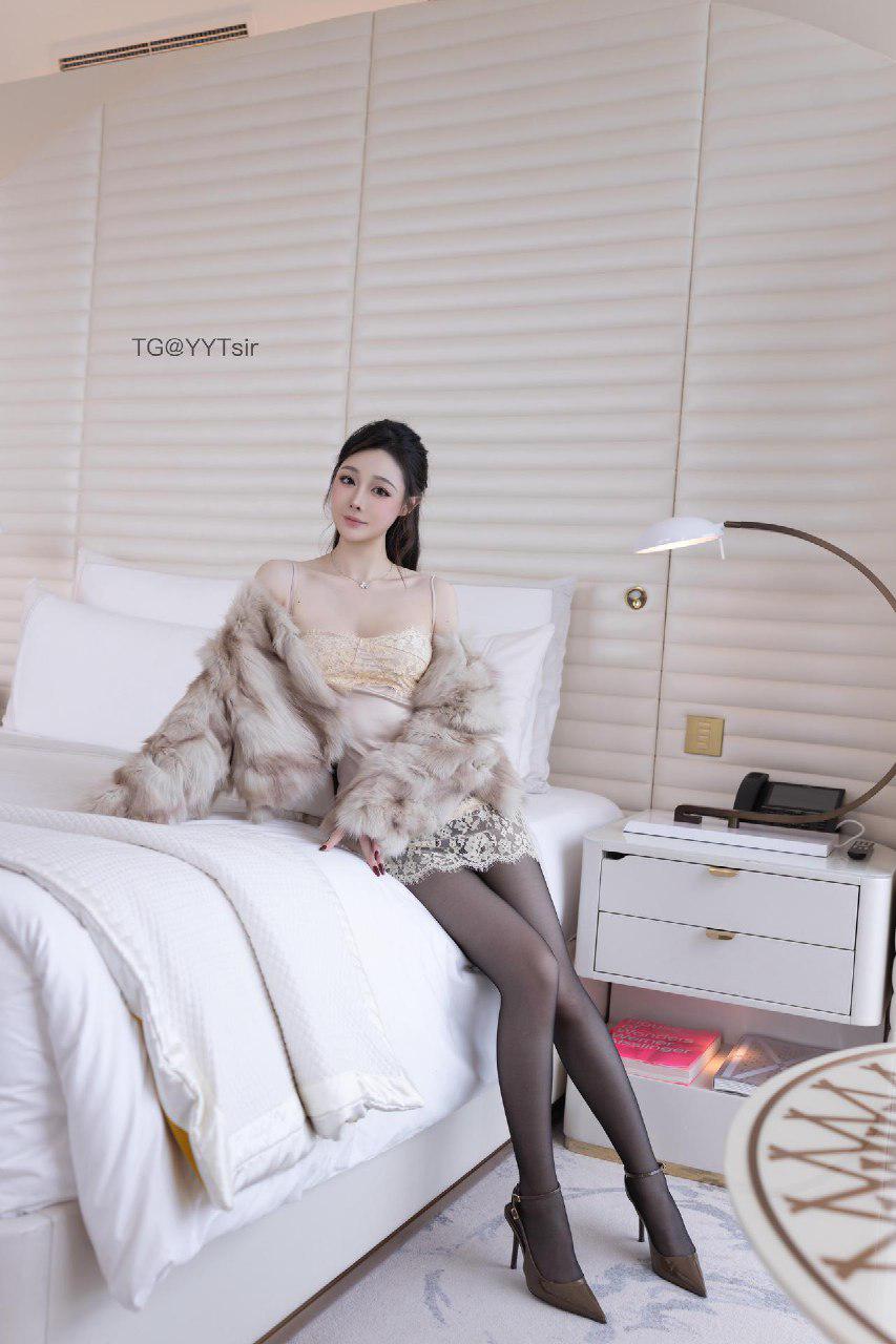 小逗逗 2025-05-17 17:27:41 皮草➕黑色也是绝配哦 双马尾刺客 第1张