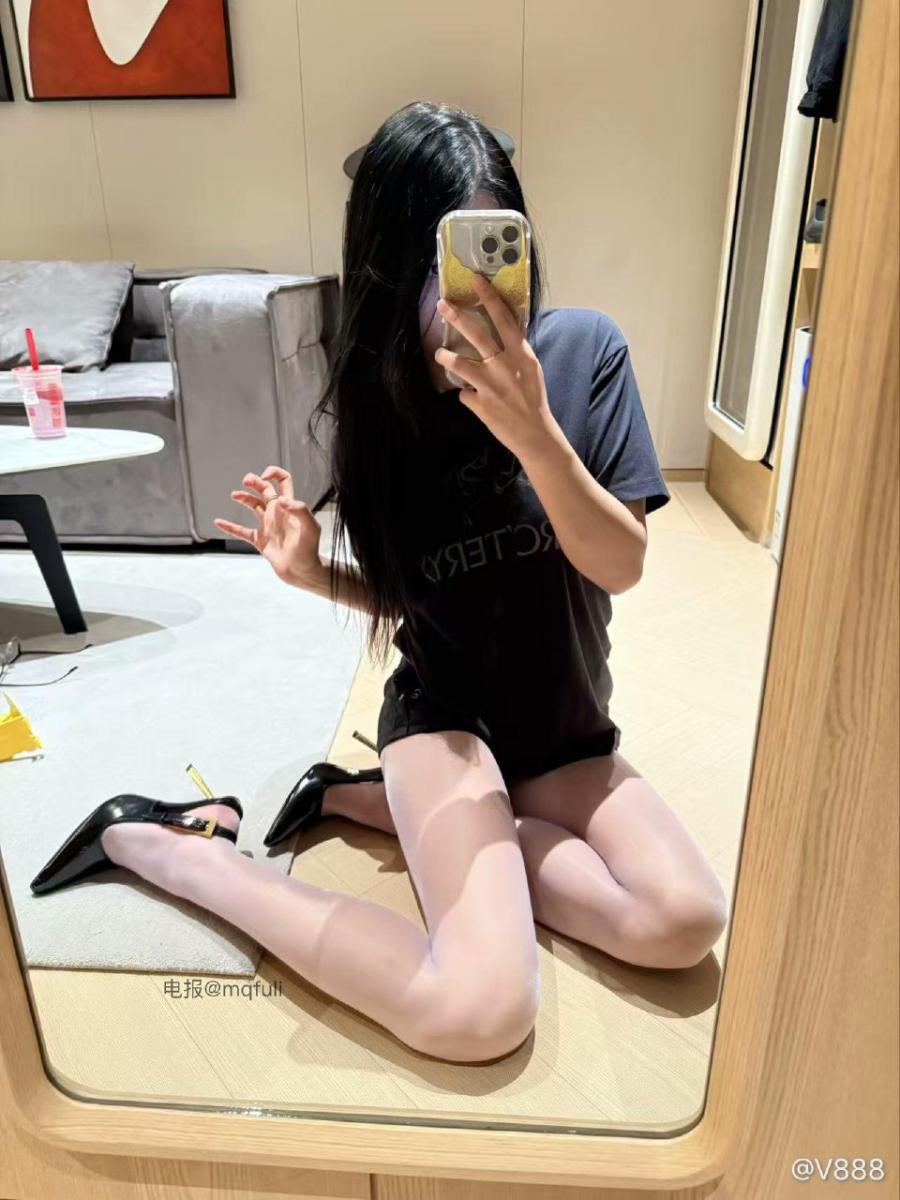 V888的秘密基地 2025-05-18 09:06:00 没用的东西 想要奖励就想办法取悦 第5张