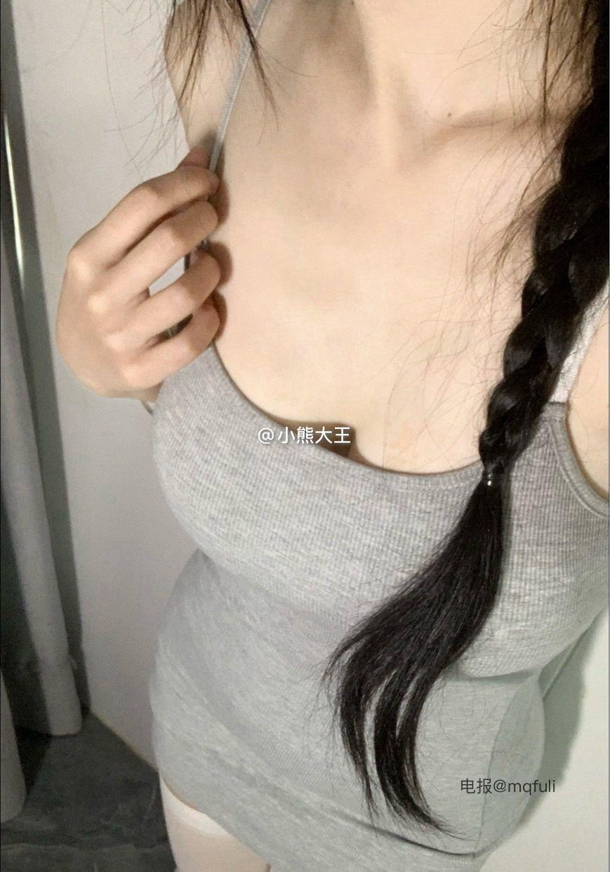 小熊大王 2025-05-20 01:09:22 当你看向我 那是你的一秒却是我的永恒