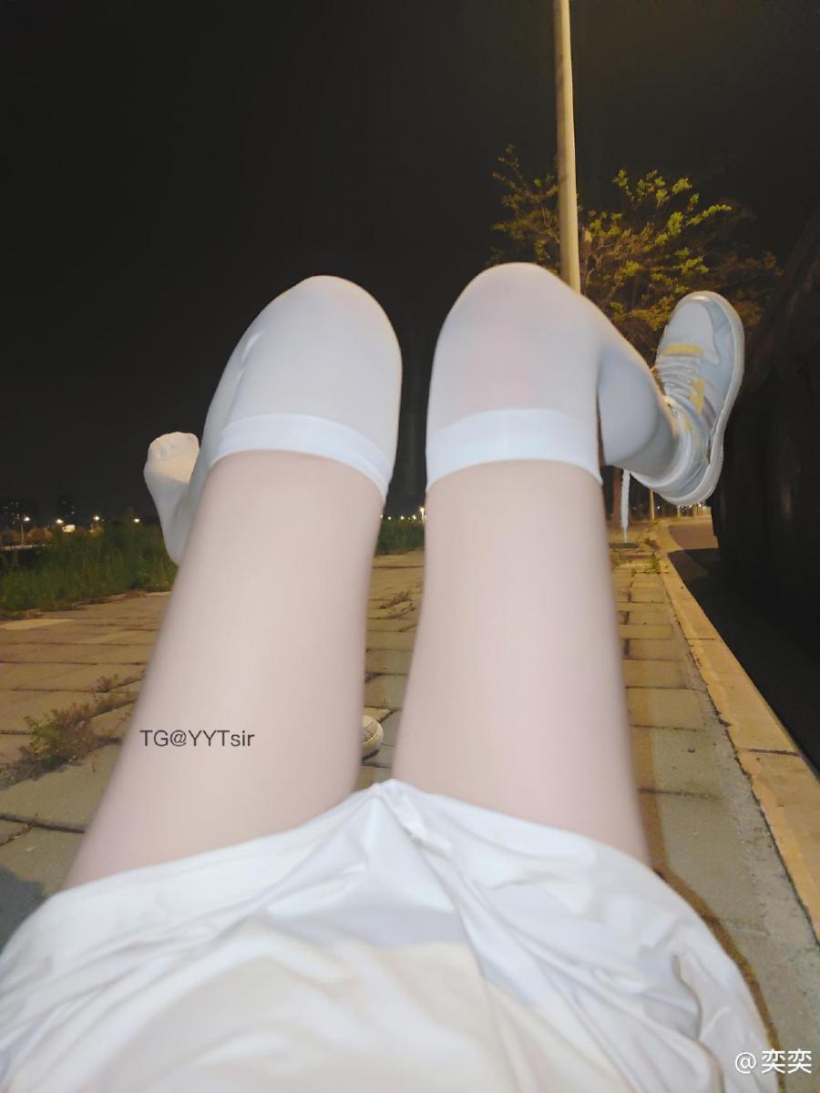 奕奕的后花园 2025-05-19 20:25:05 宝宝,今天超热 很闷,有点透不过气😜 第1张