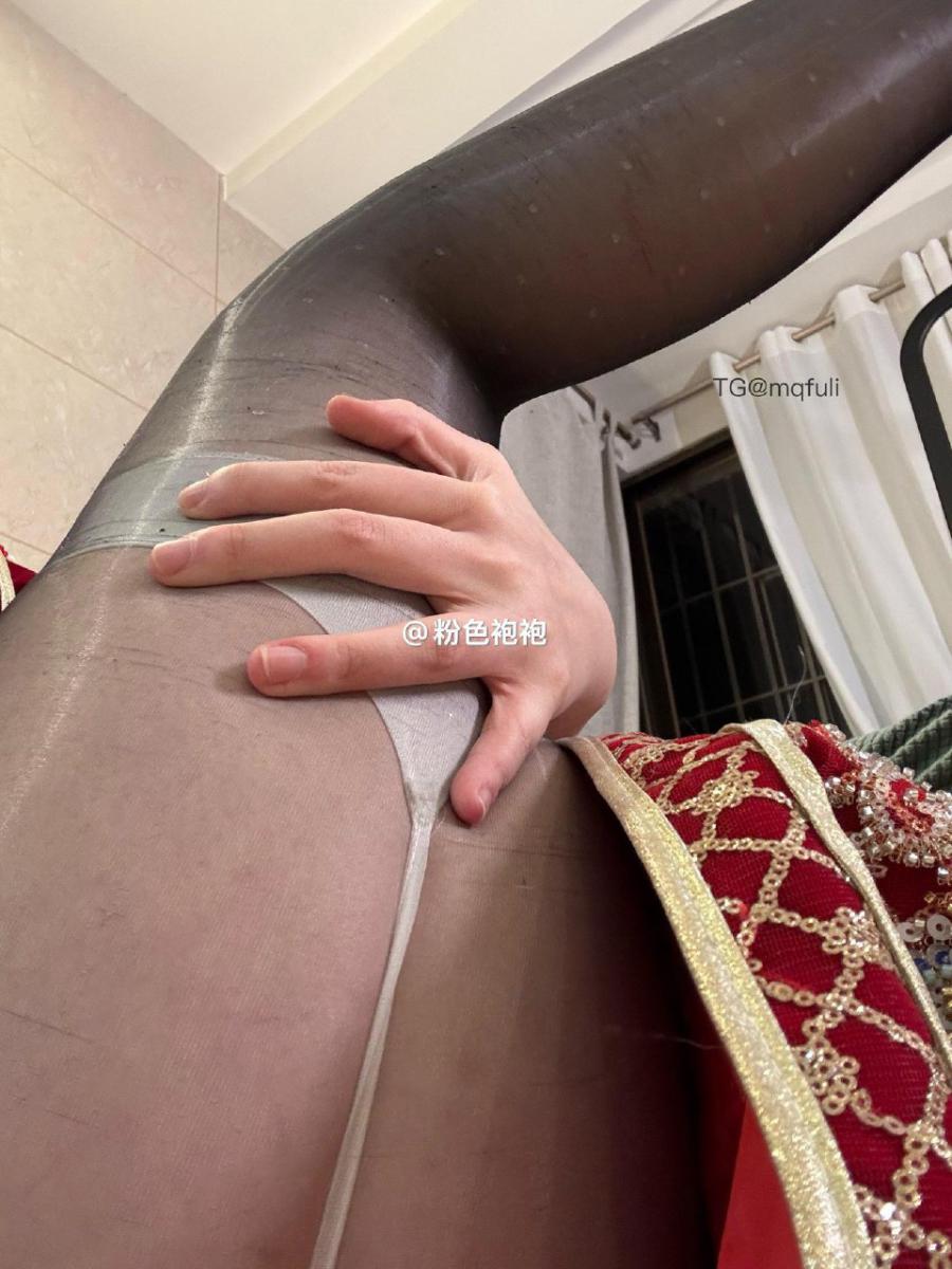 欧yy 2025-05-20 15:12:07 超绝婚服配上肉腿吊带袜 粉色袍袍 欧歪歪 第6张
