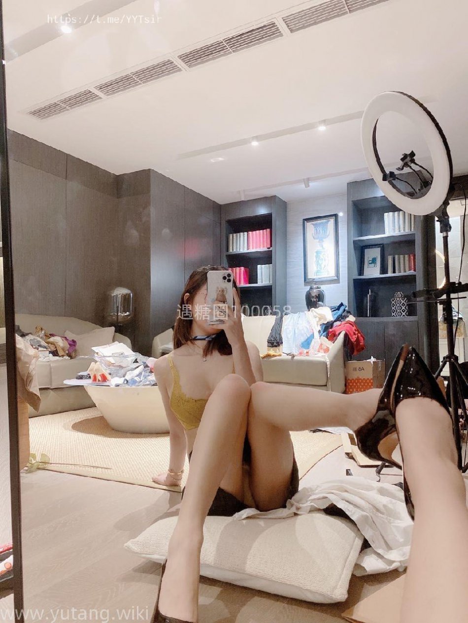 绮里嘉ula 2023-11-08 19:19:28 这么小的桌子,我们在上面能施展的开吗 第12张